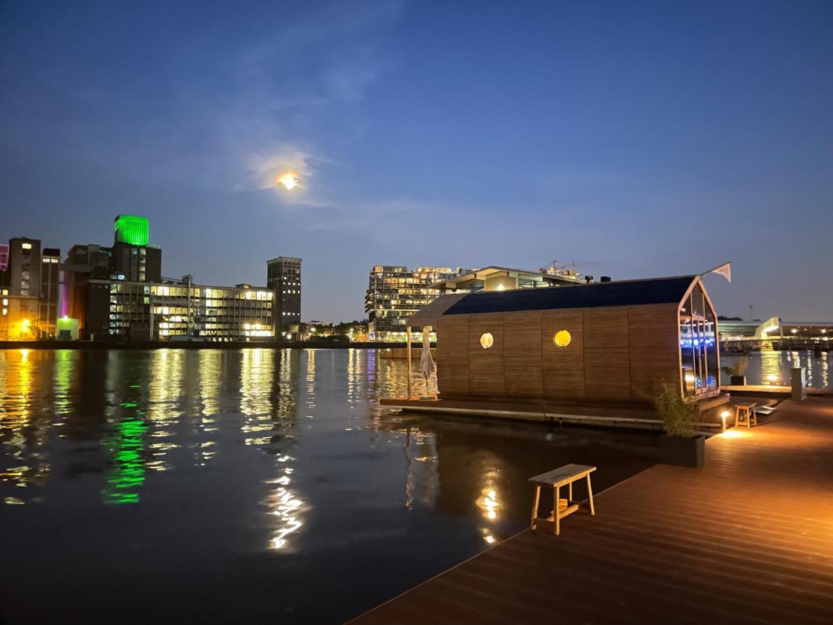 Wikkelboat Nr2 At Floating Rotterdam Rijnhaven Hotel Exterior foto